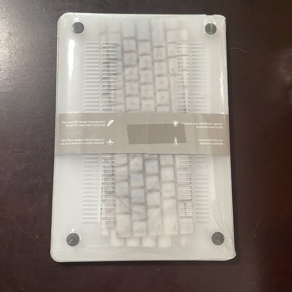 MacBook New Air 13” purple marble design shell - Picture 2 of 3